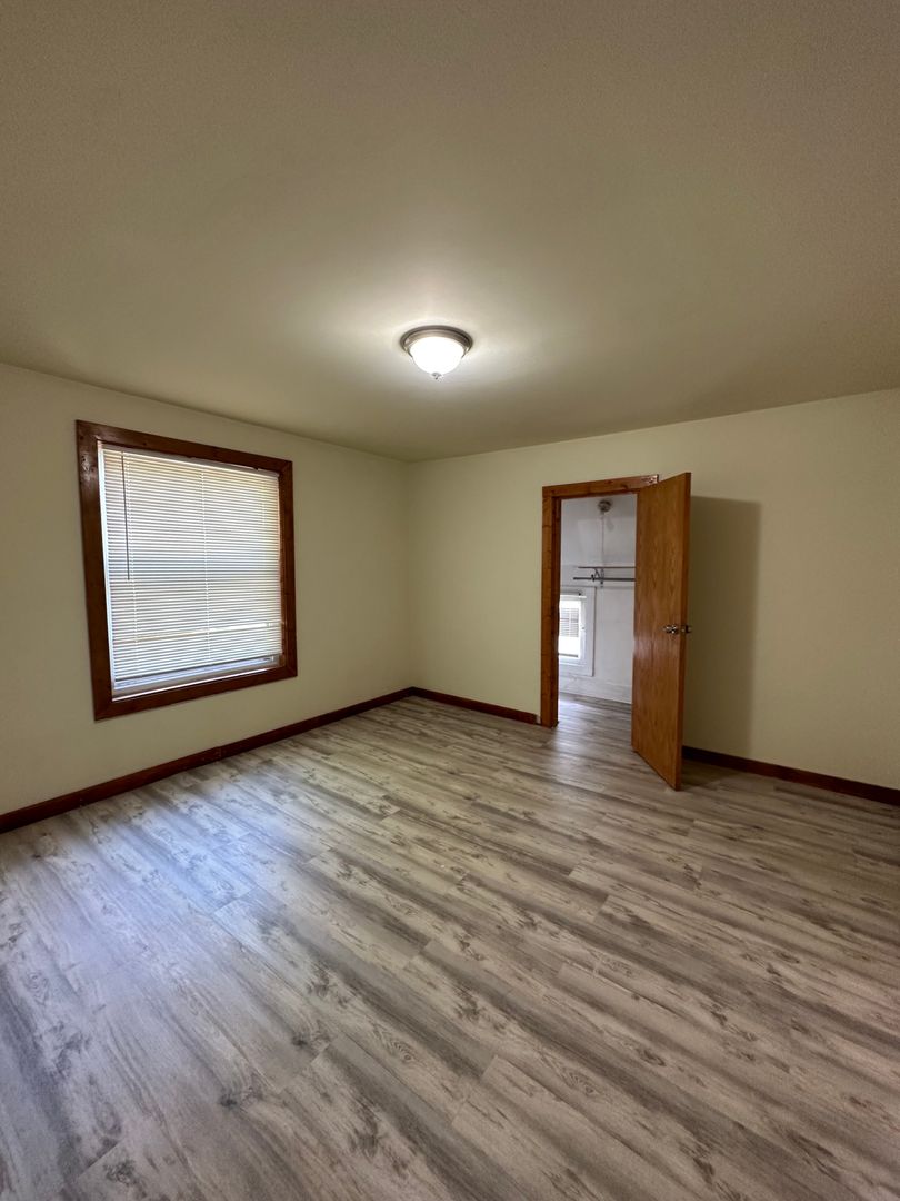 Milwaukee Apartment: 5347 N Sherman Blvd