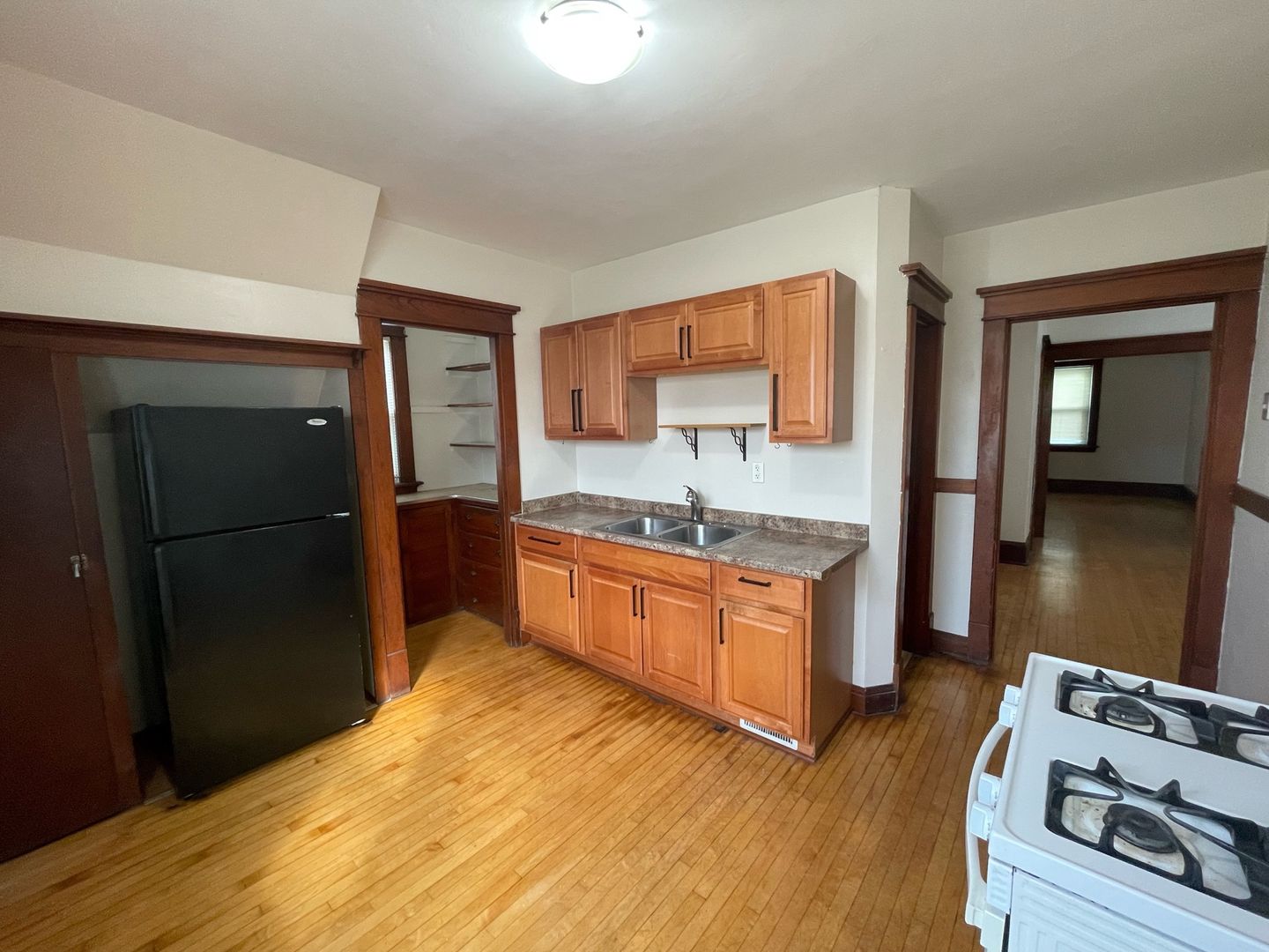 Milwaukee Apartment: 3251 N Booth St