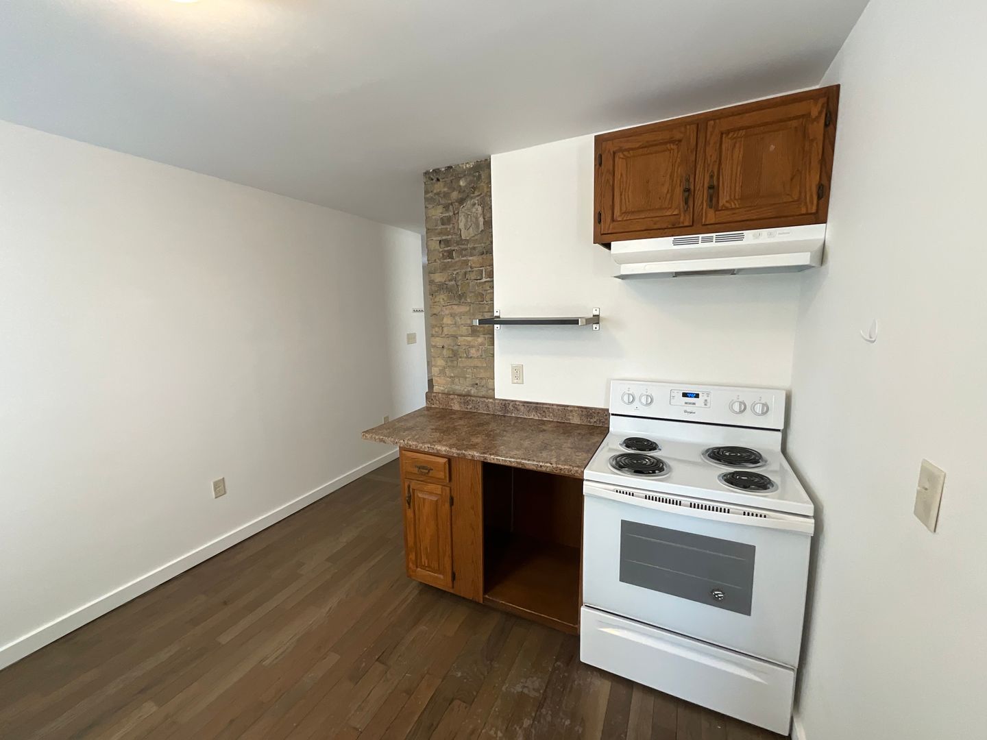 Milwaukee Apartment: 1748 N 18th St