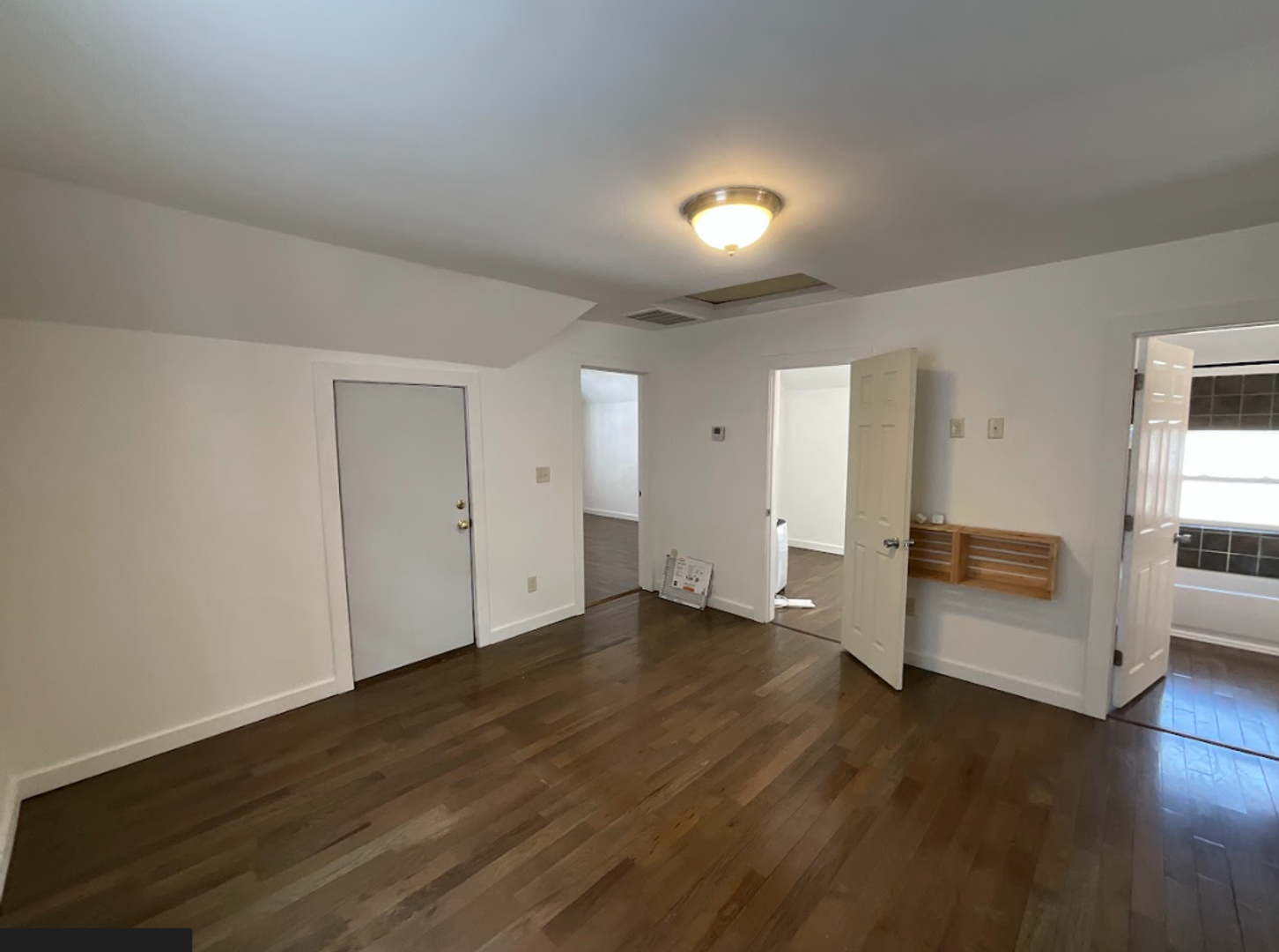 Milwaukee Apartment: 1748 N 18th St