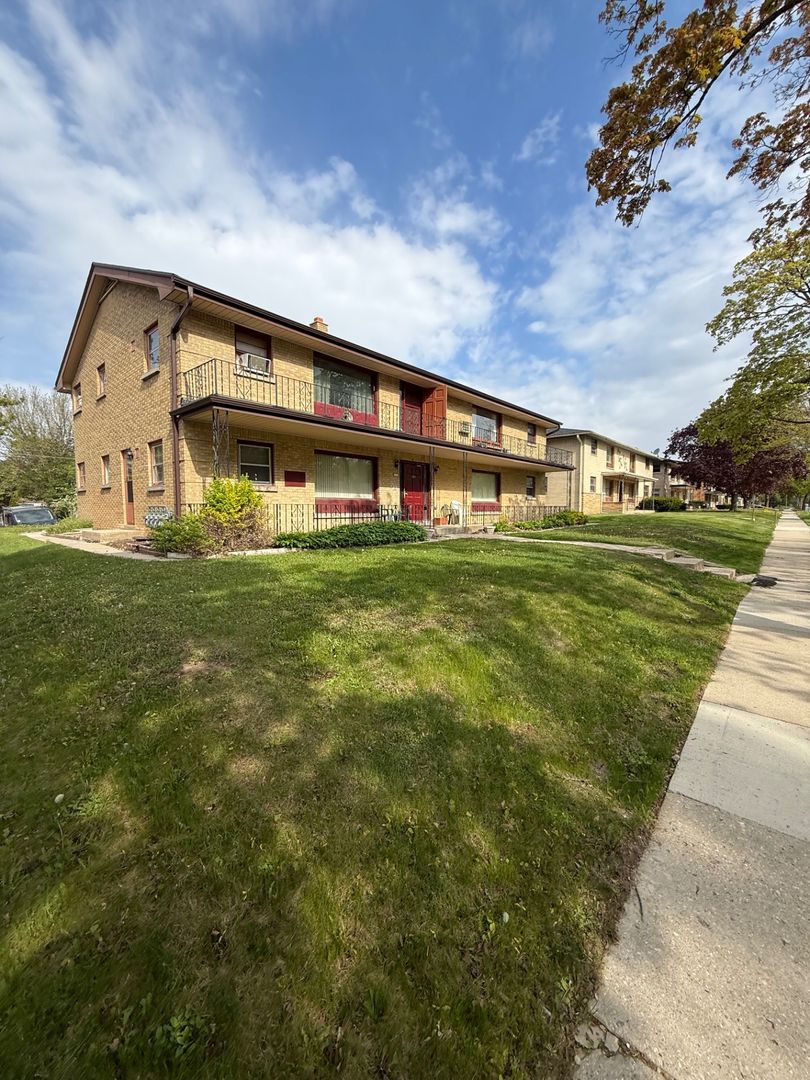 Milwaukee Apartment: 4153 N 91st St