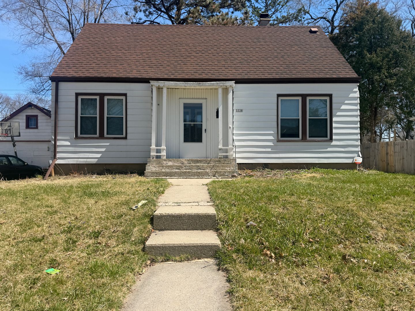 Milwaukee House: 5338 N 54th St