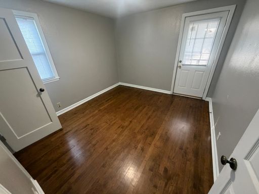 Charming Two-Bedroom Rental in West Allis – photo 1
