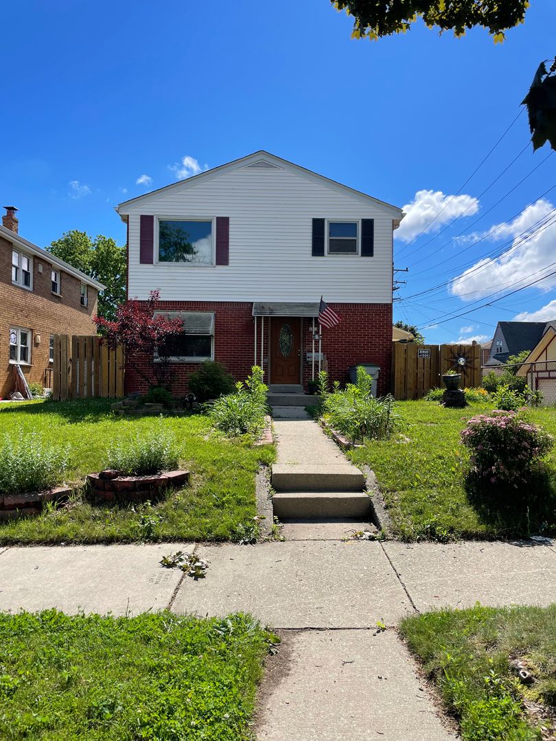 Milwaukee Apartment: 4820 N 91st St