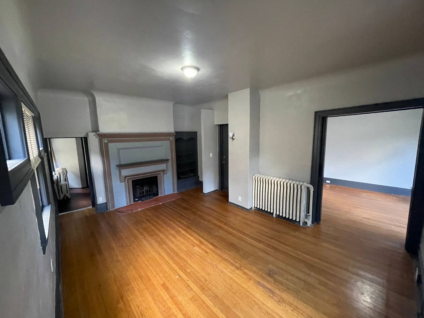 Milwaukee Apartment: 2629 N Maryland Ave