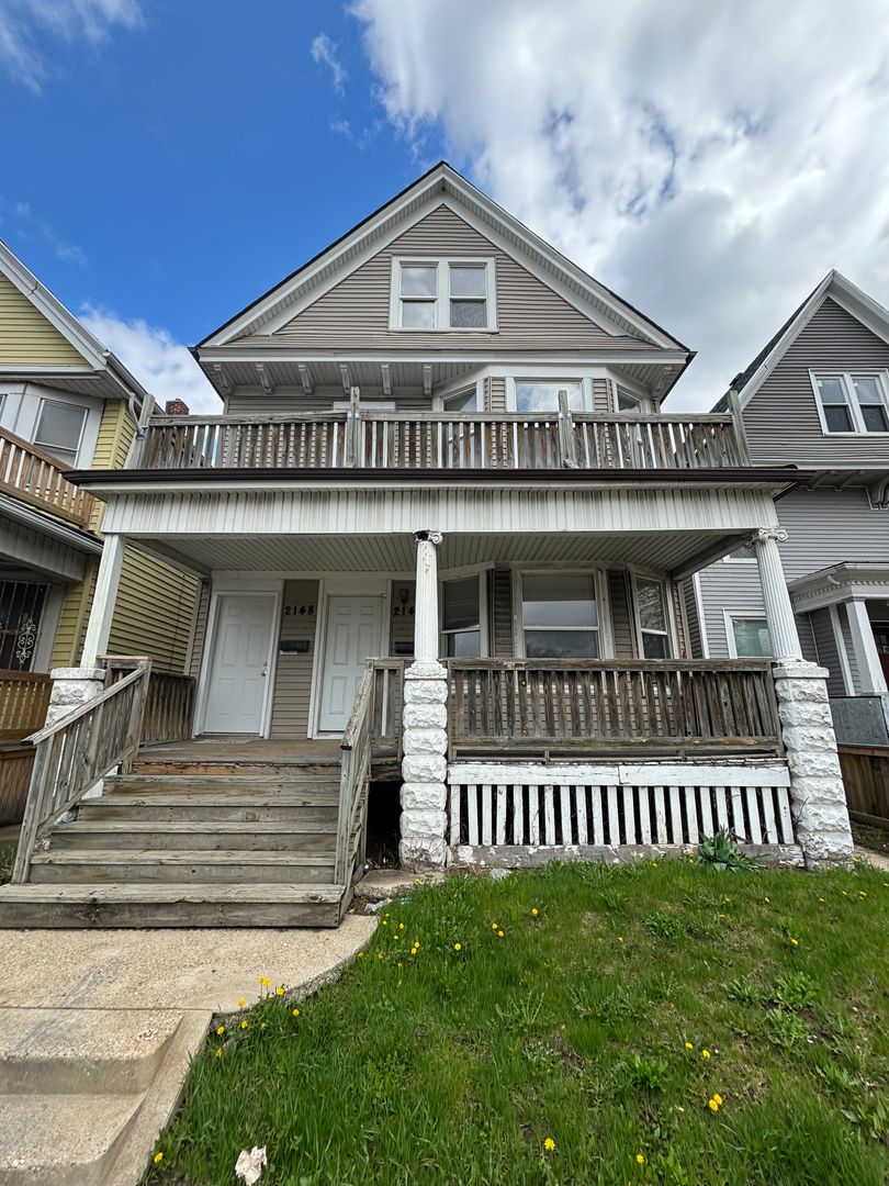 Milwaukee Apartment: 2146 N 35th St