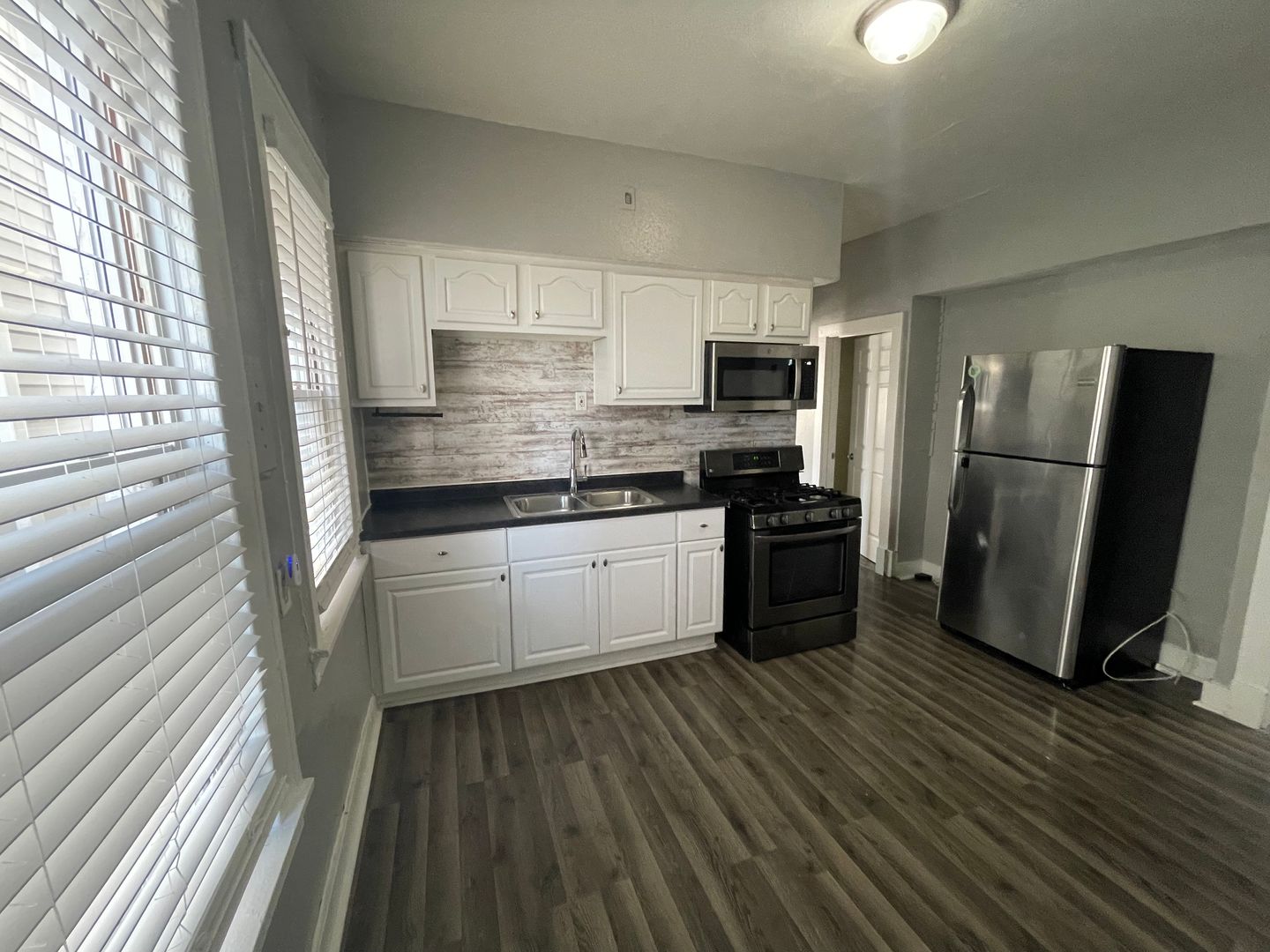 Milwaukee Apartment: 2146 N 35th St