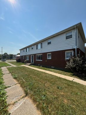 Spacious & Well-Maintained 3-Bedroom Home Near Alverno College – photo 1