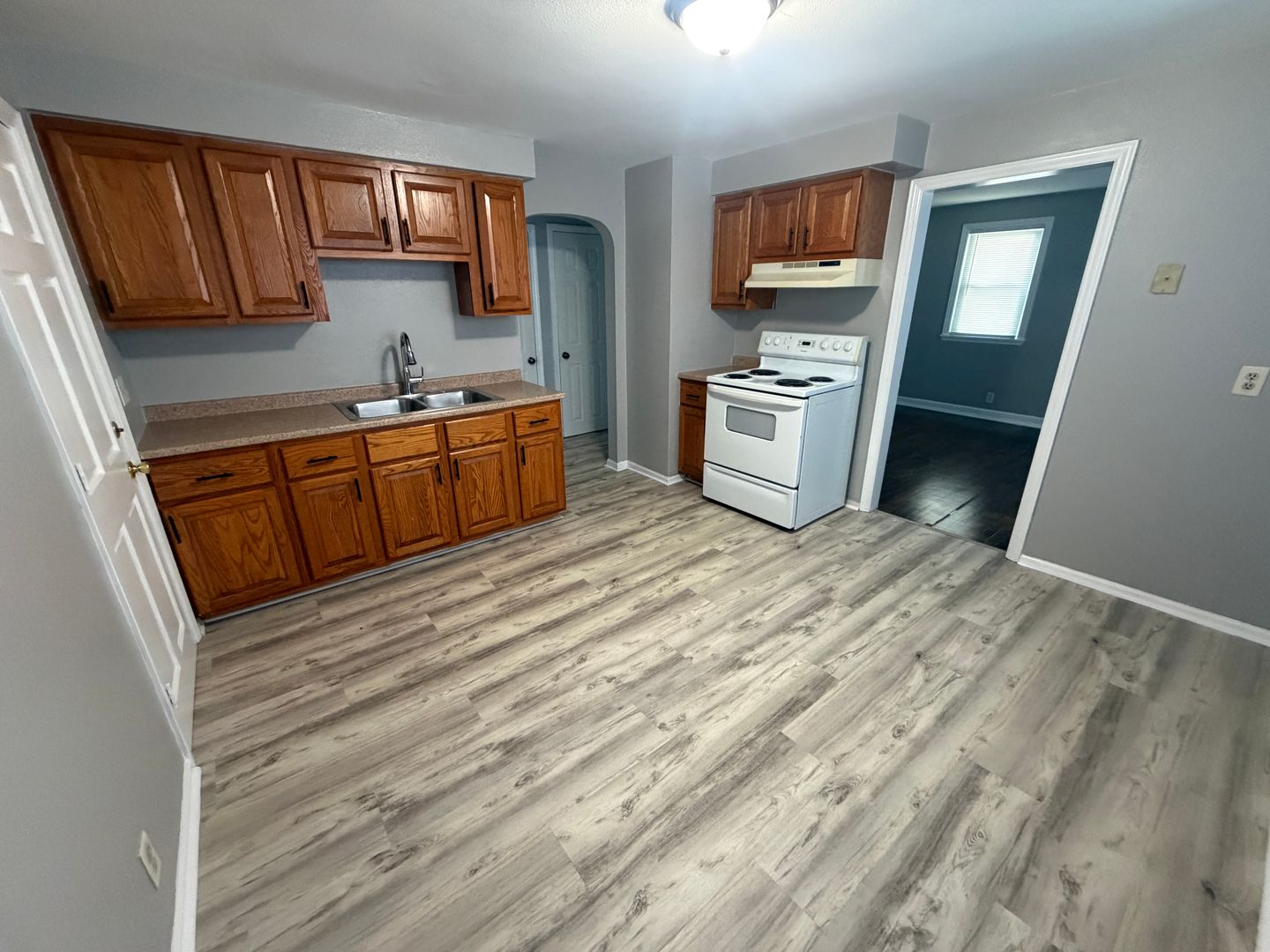 West Allis Apartment: 1954 S 70th St