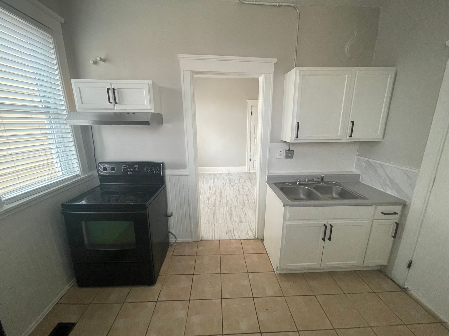 Milwaukee Apartment: 2010-2014 W Pierce St 2014