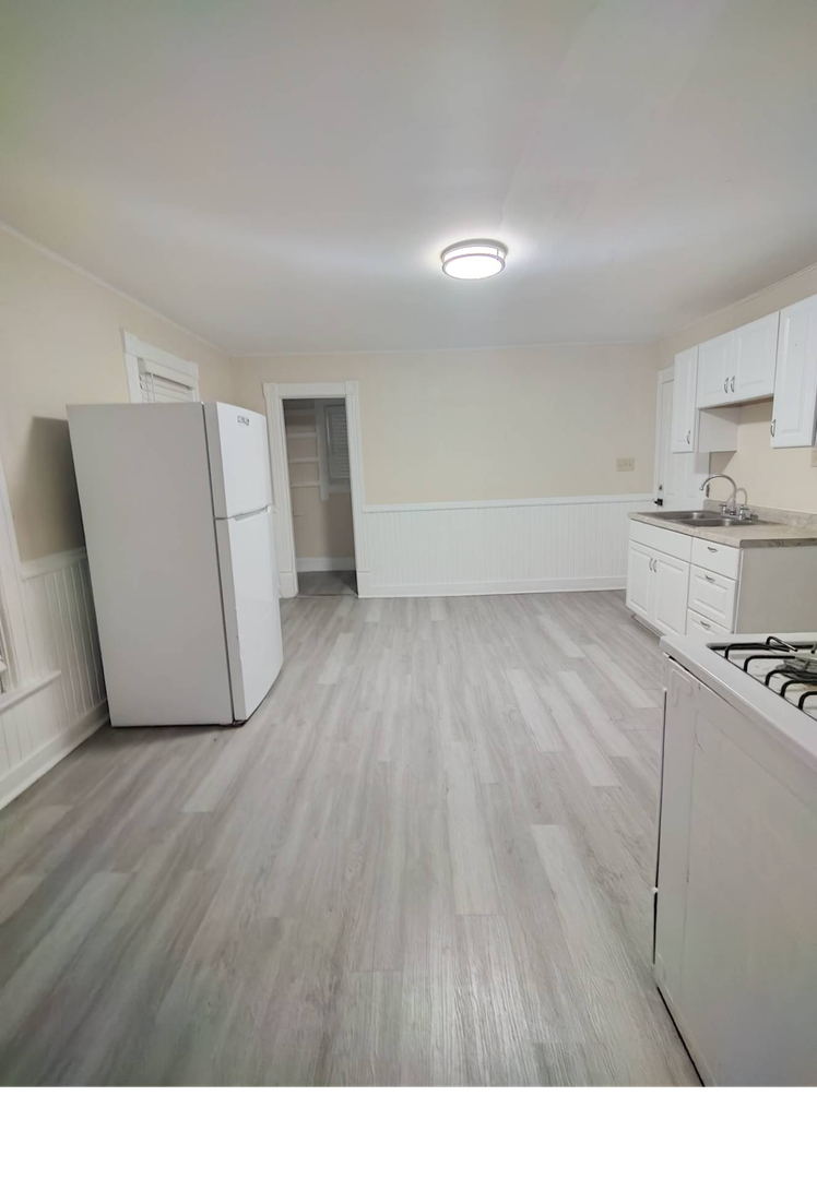 Milwaukee Apartment: 2753 N Holton St
