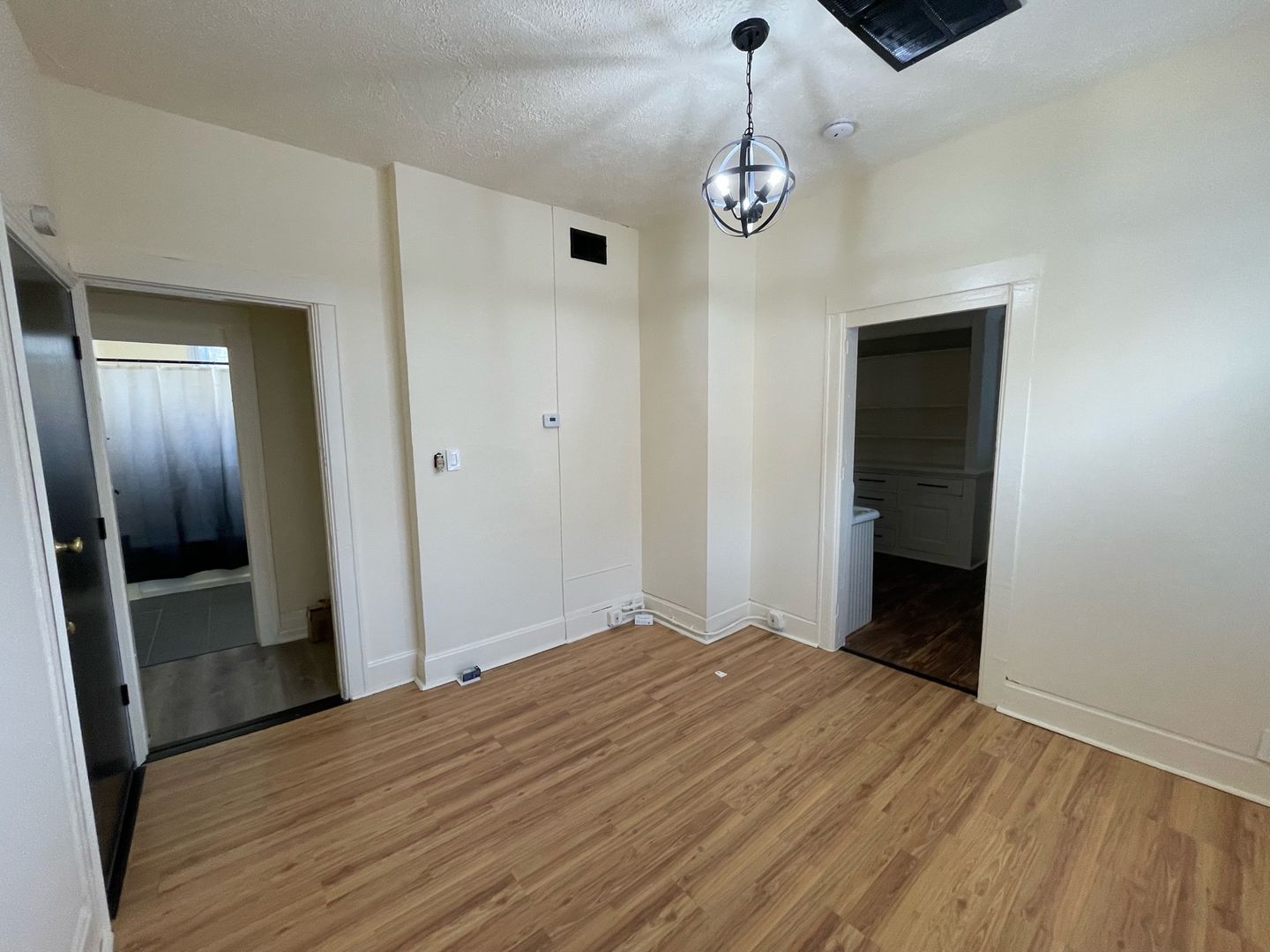 Milwaukee Apartment: 2010-2014 W Pierce St 2014