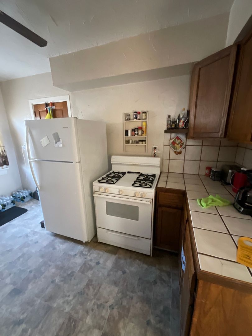 West Allis Apartment: 8714A W Mitchell St