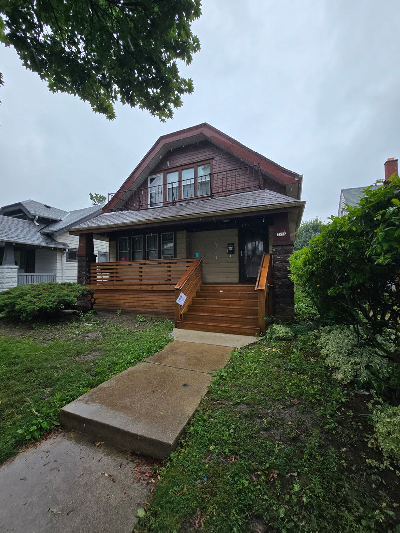 Milwaukee Apartment: 3621 N 15th St