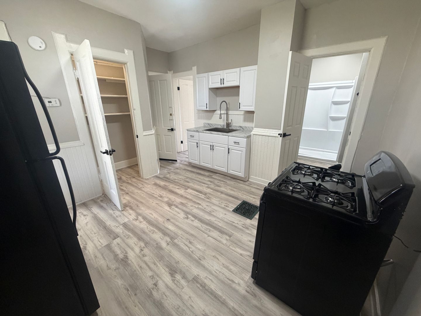 Milwaukee Apartment: 338 W Reservoir Ave 340