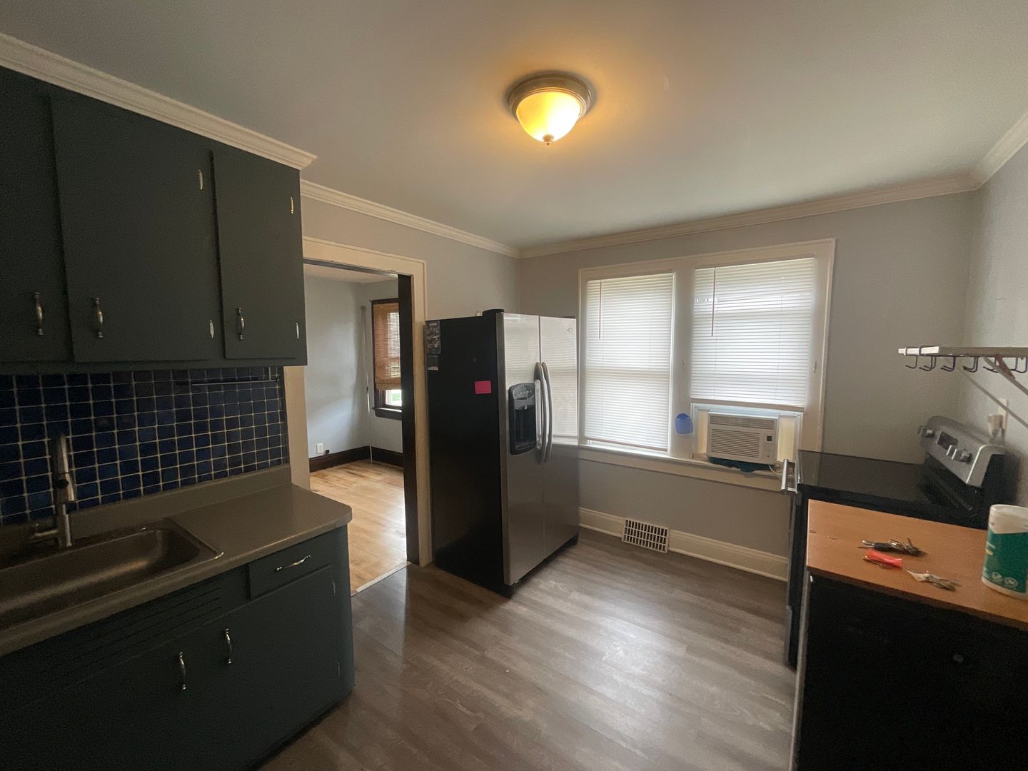 West Allis Apartment: 1119 S 86th St