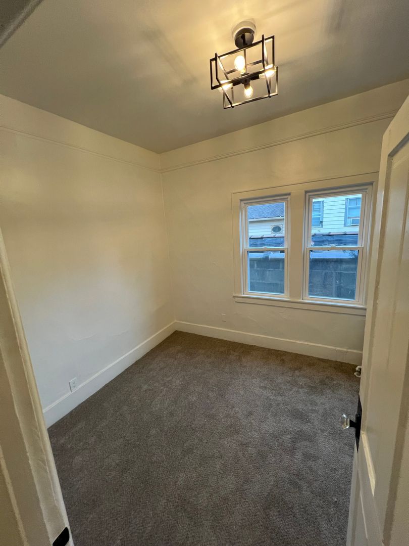 Milwaukee Apartment: 1531 N Jackson St
