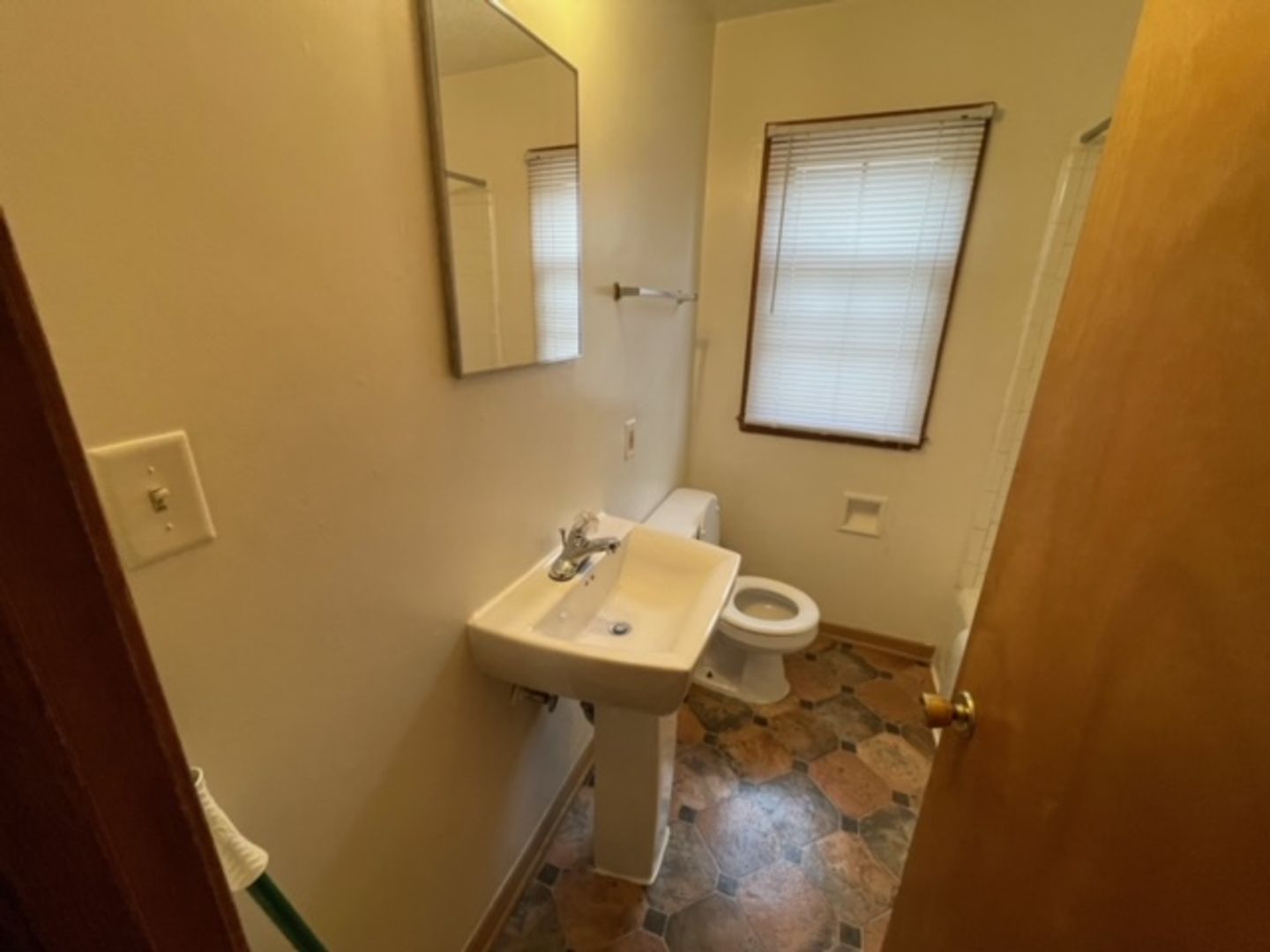 Milwaukee Apartment: 5521 W Keefe Ave