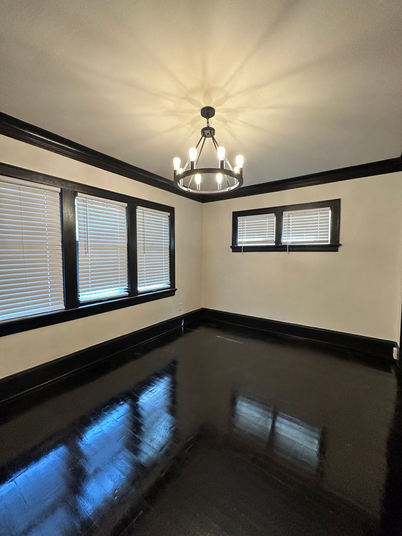 Milwaukee Apartment: 3633 N 3rd St