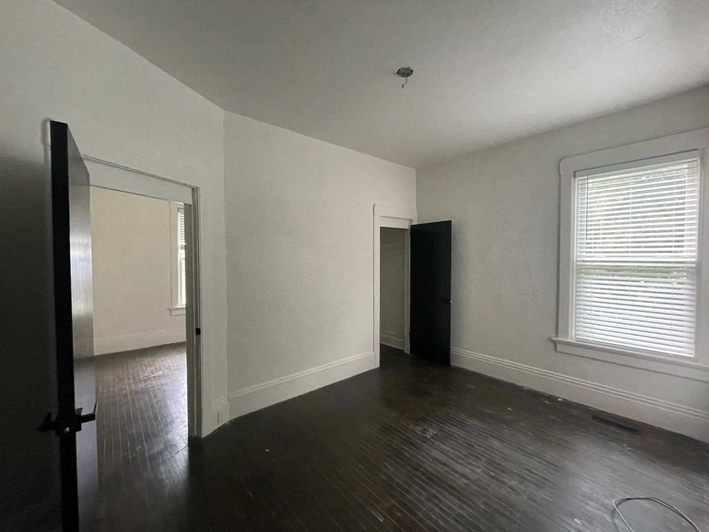 Milwaukee Apartment: 2917 N Richards St