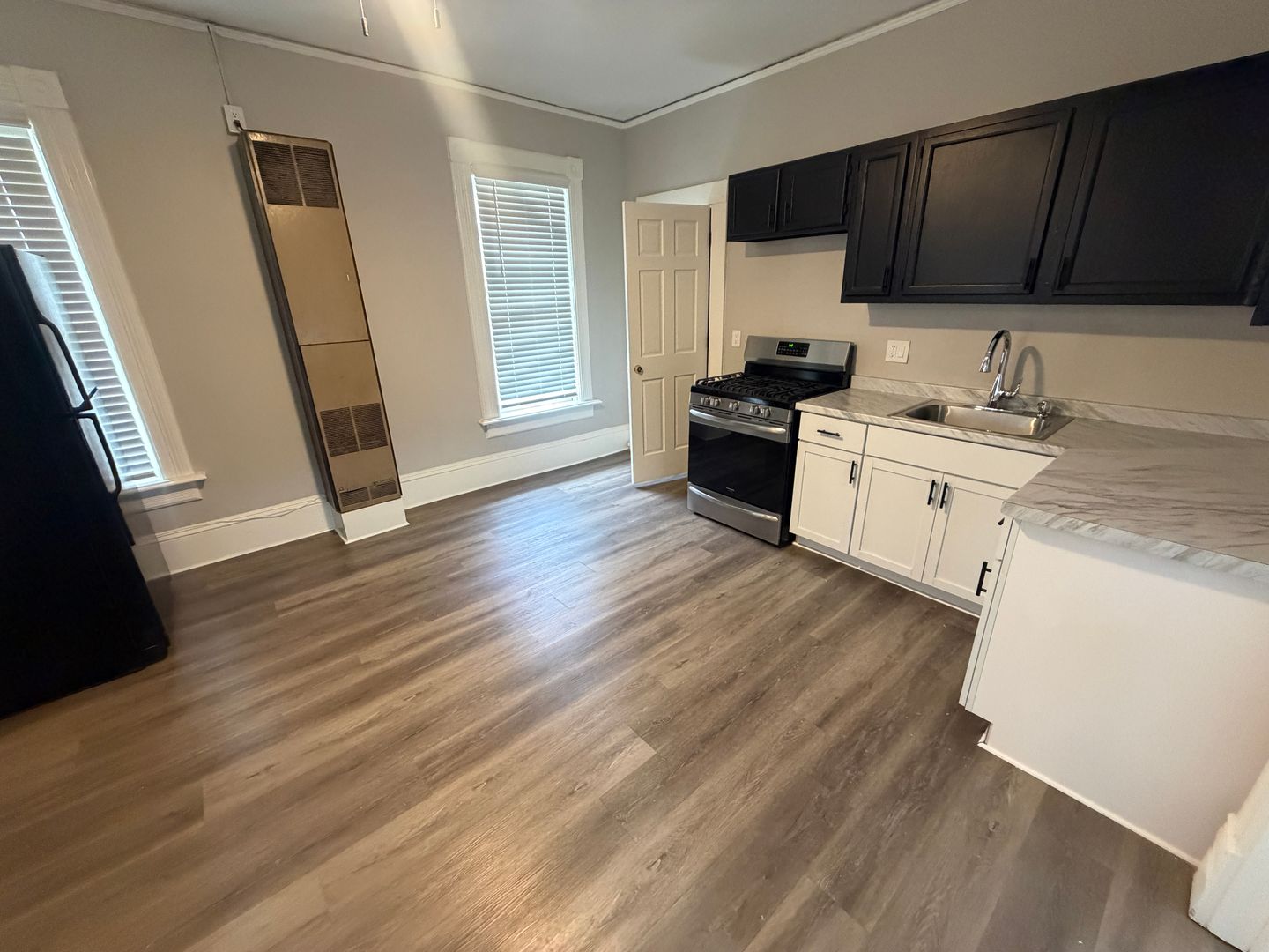 Milwaukee Apartment: 338 W Reservoir Ave 340