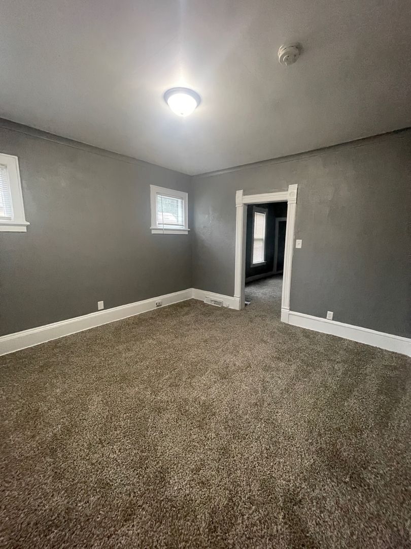 Milwaukee Apartment: 3567 N 13th St