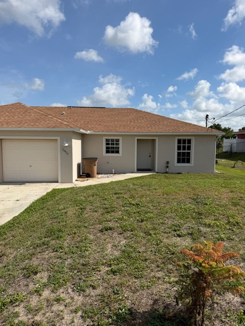 FORT MYERS House: 15423 CEMETERY ROAD