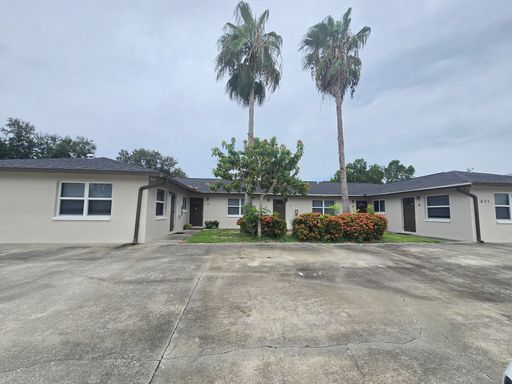 Cute 1 bedroom 1 bath unit close to Cape Coral Hospital available NOW! – photo 1