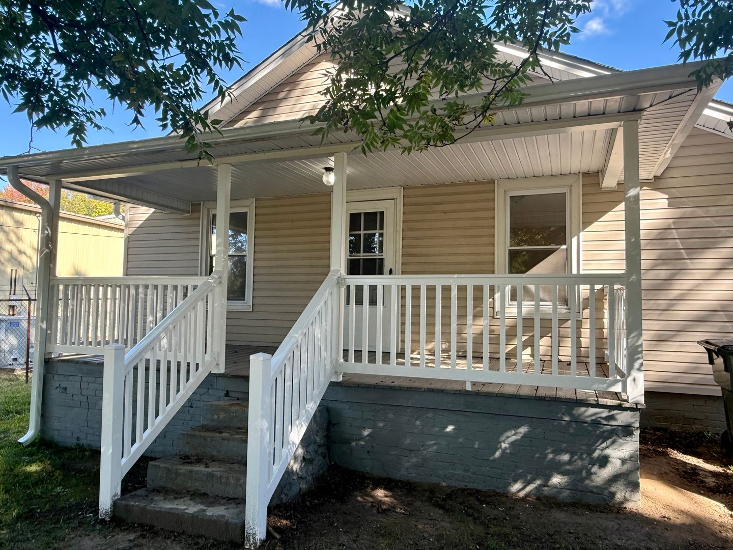 Burlington House: 321 Stokes St