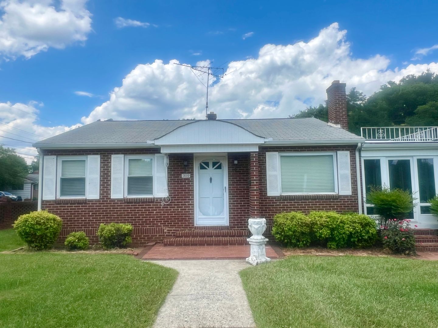 Graham House: 300 E. Pine St