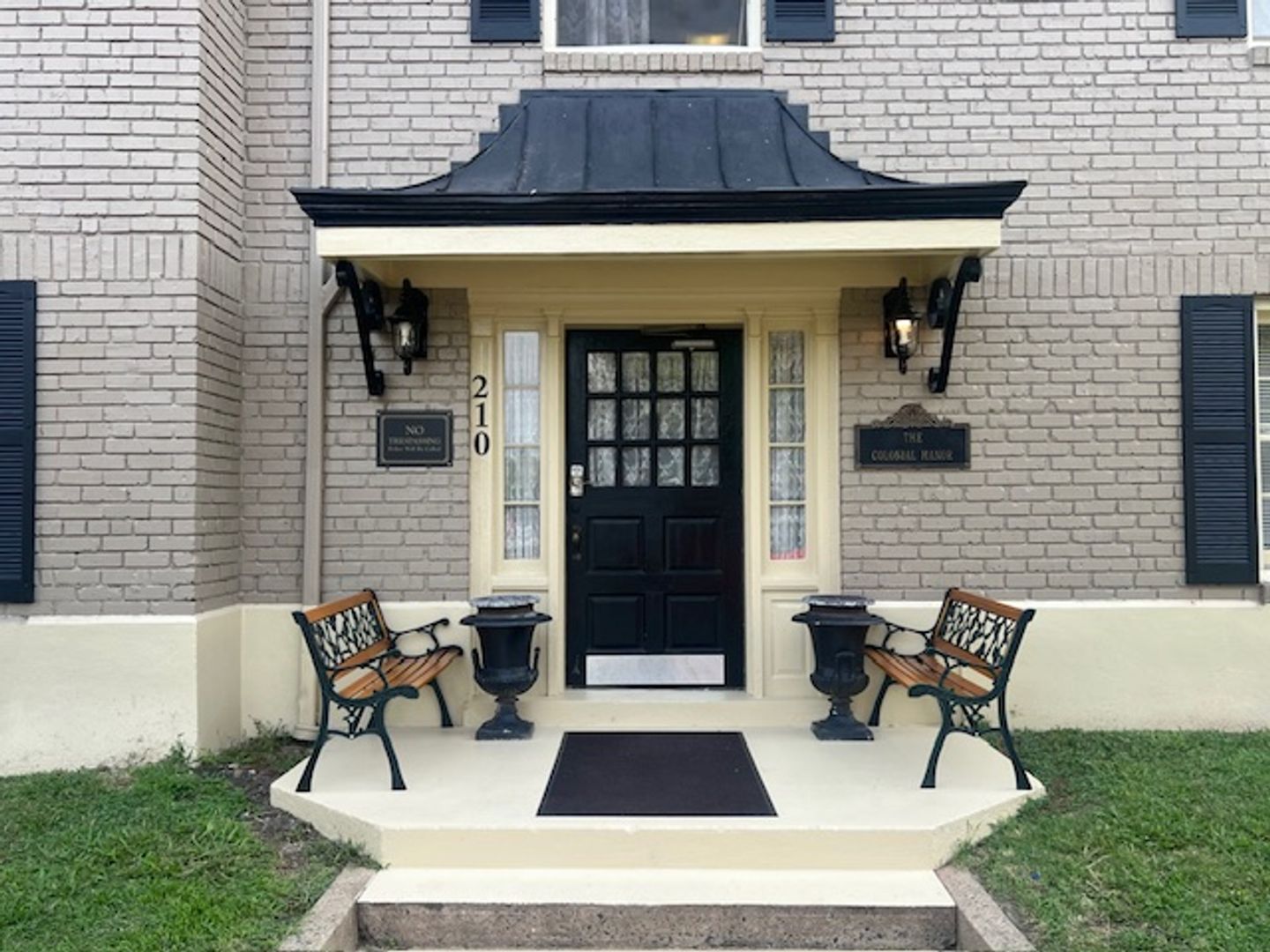 Burlington Apartment: 210 E Morehead St