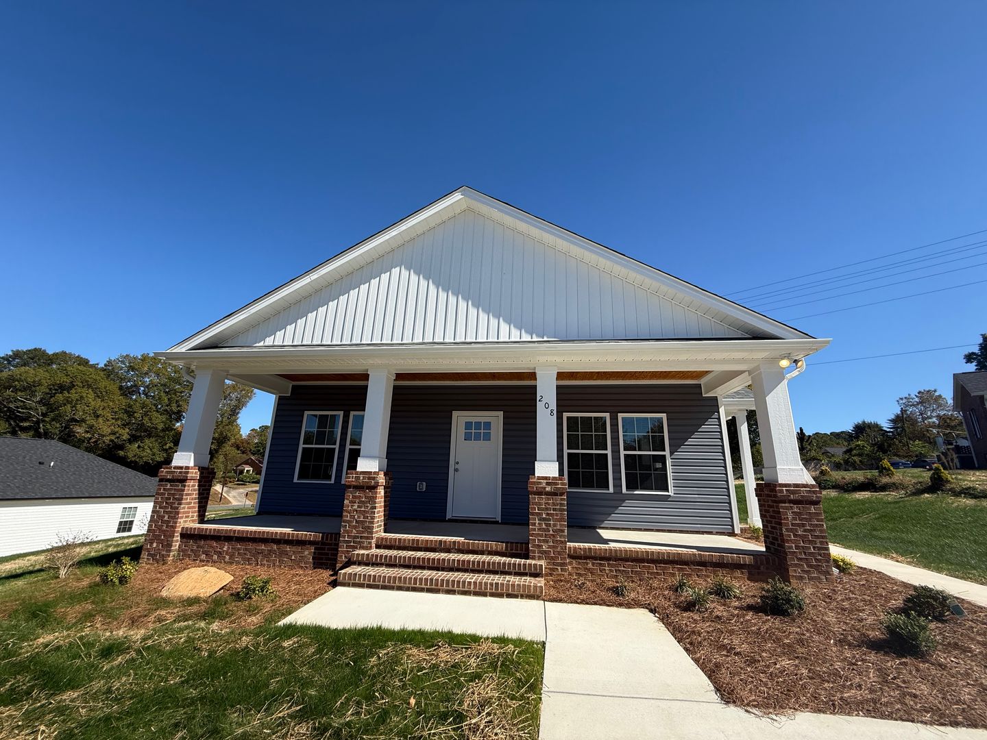 Graham House: 208 Home Ave