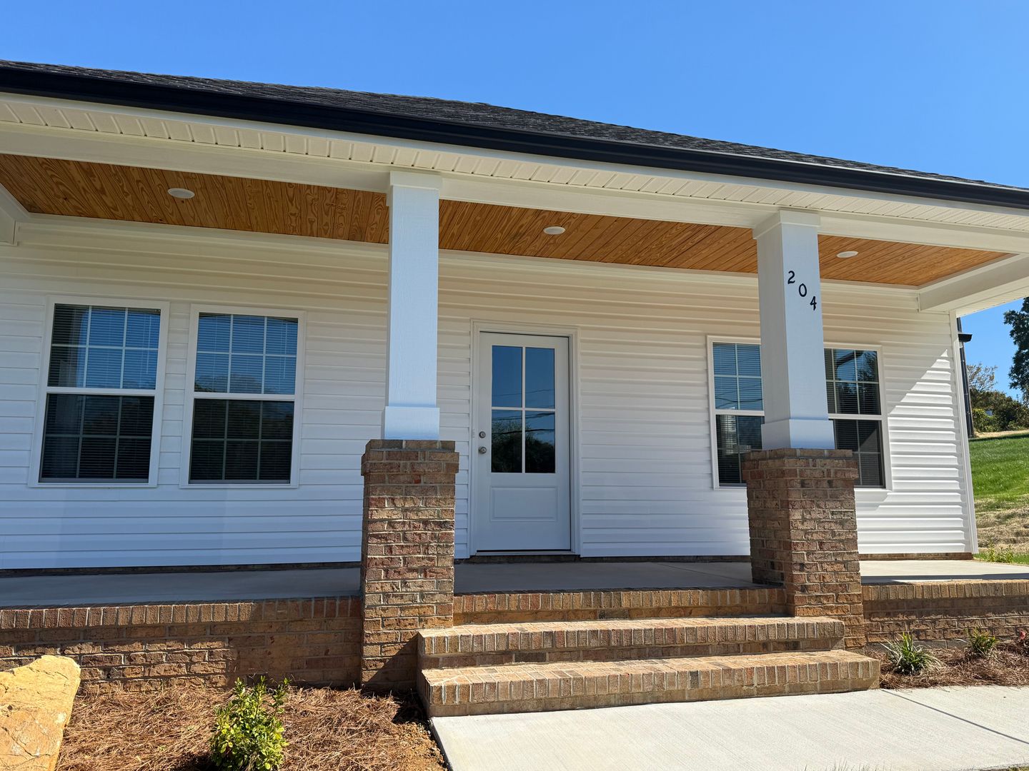 Graham House: 204 Home Ave