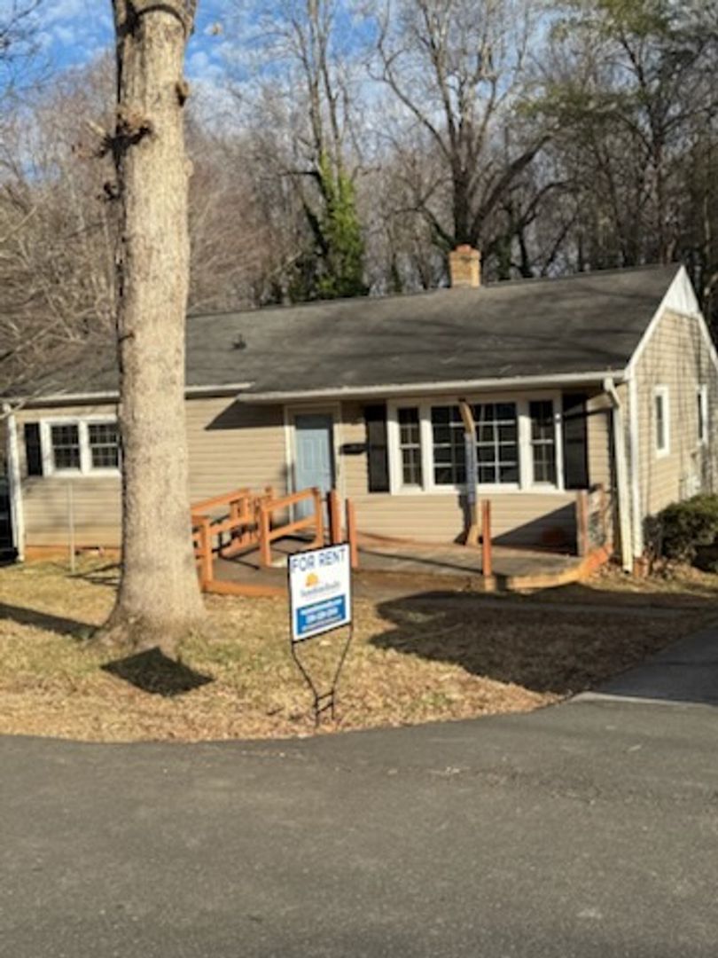 Mebane House: 608 N. WILBA ROAD