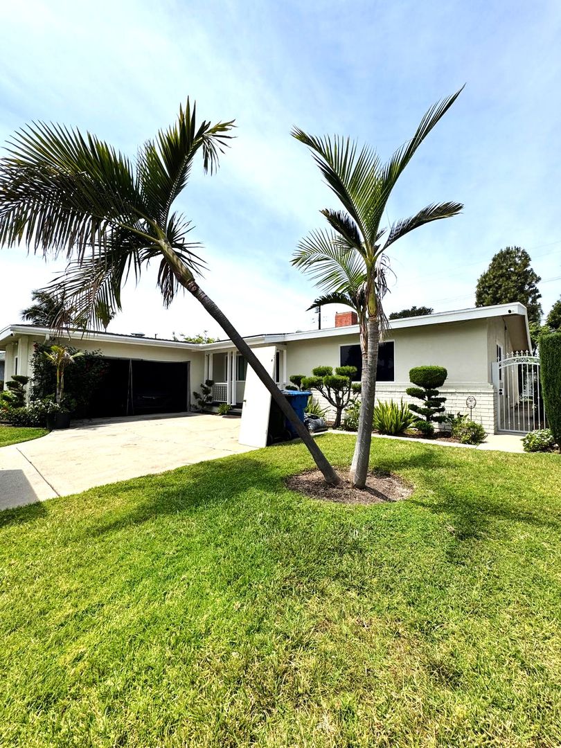 Pomona House: 2935 Gayridge St.