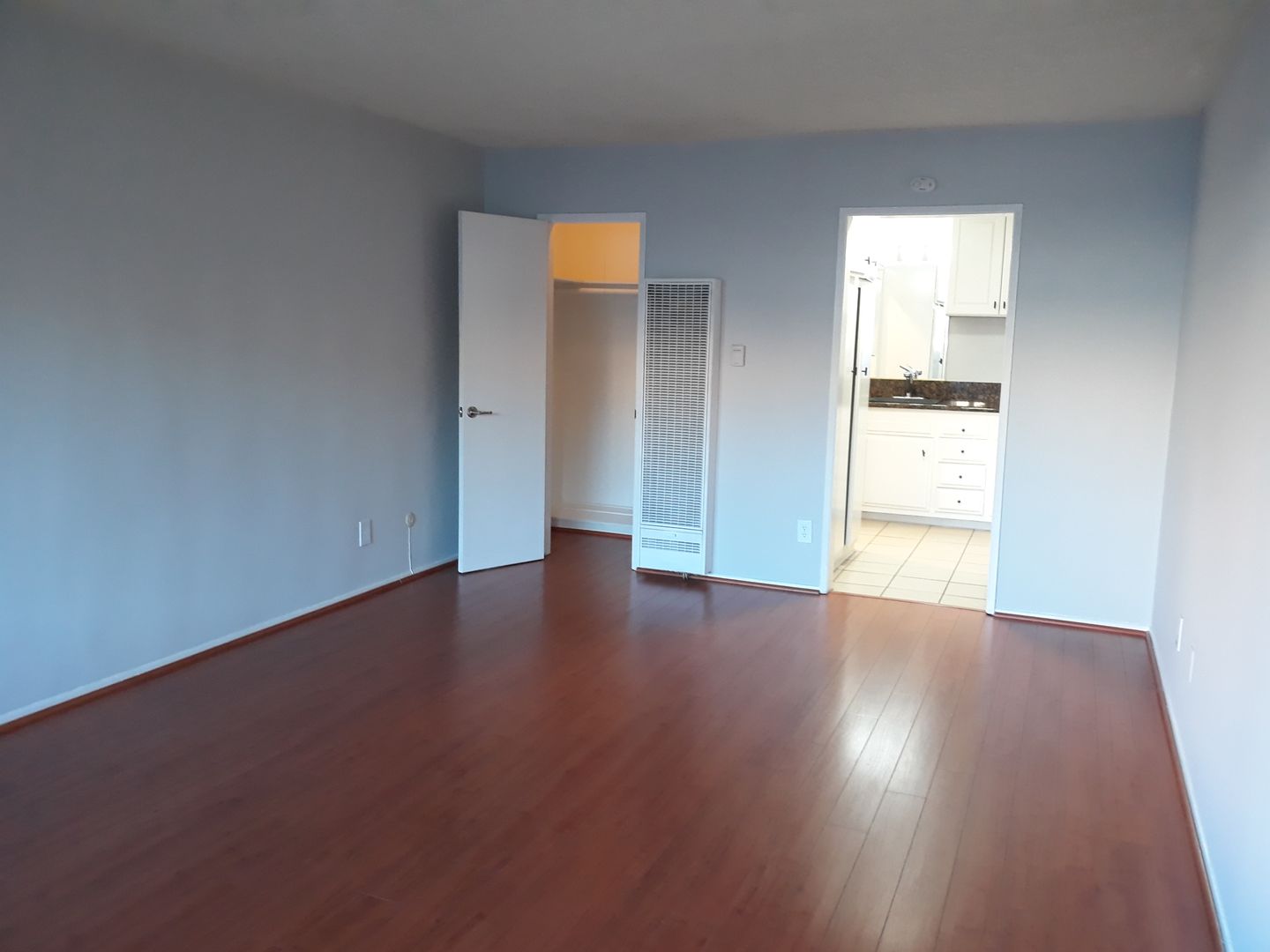 Los Angeles Apartment: 1841 N New Hampshire Ave