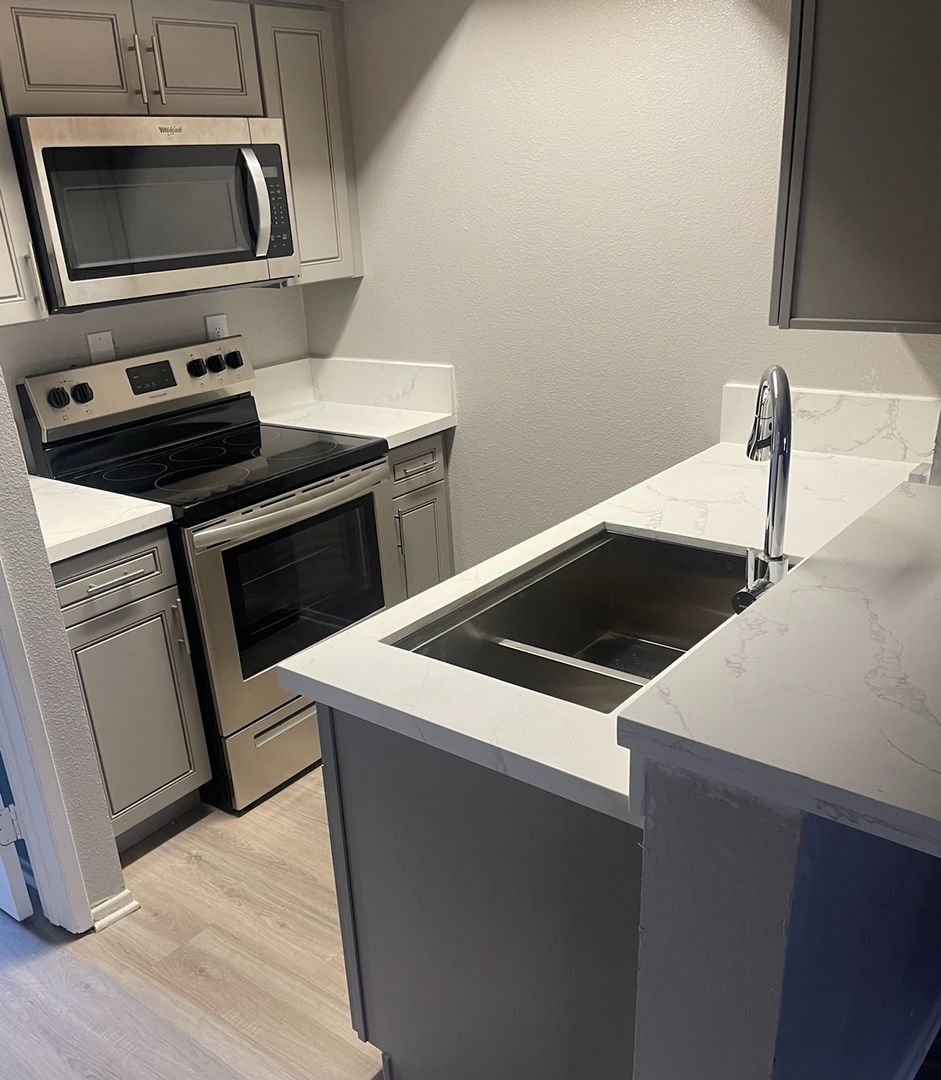 Los Angeles Apartment: 5332 Russell Avenue