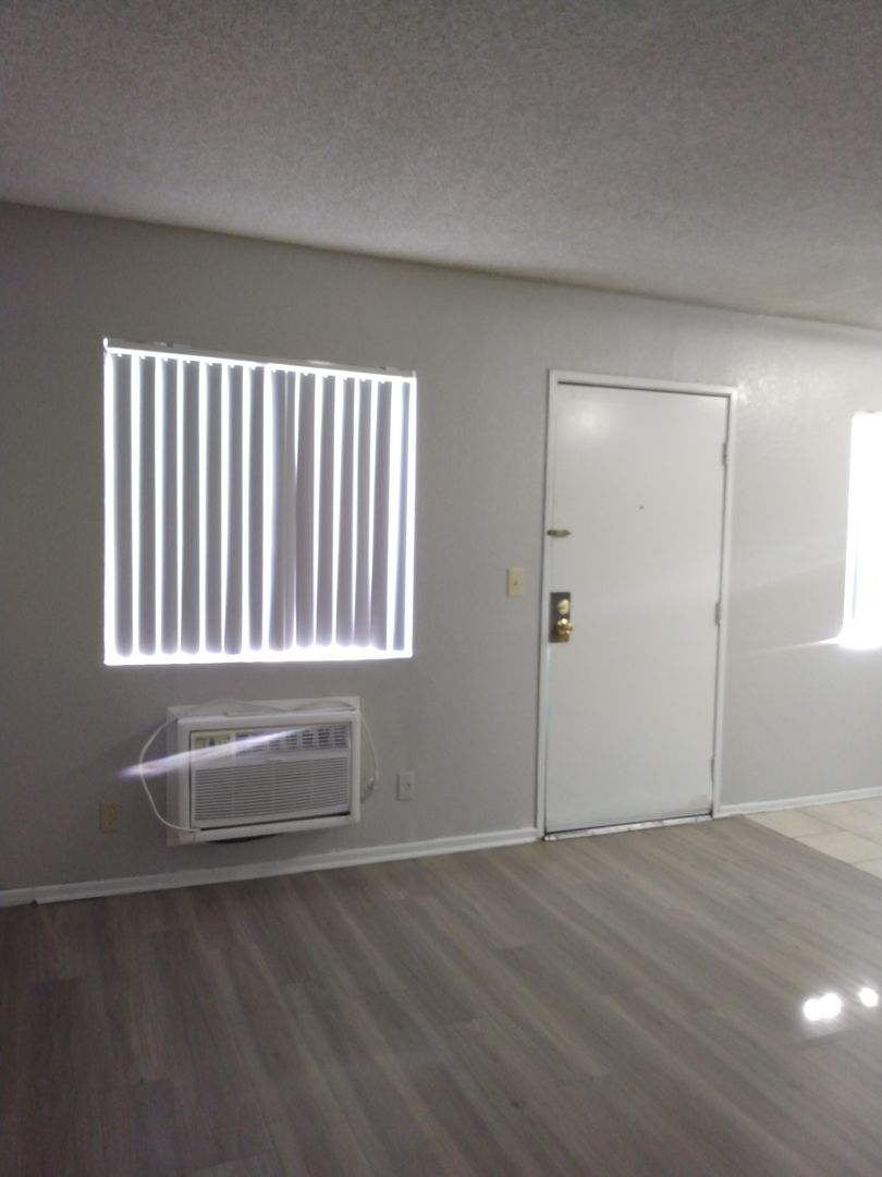 Panorama City Apartment: 9205 Van Nuys Boulevard