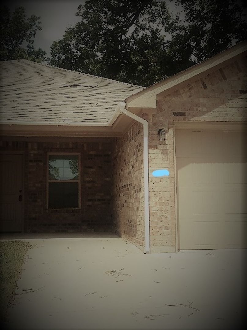 Calera Apartment: Bryan, Paige, McKinley, Third