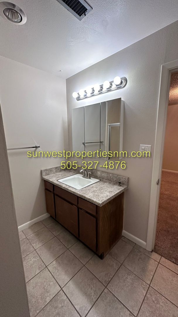 Dustin Ave. N. 2400 - Sunset House 7 of 10