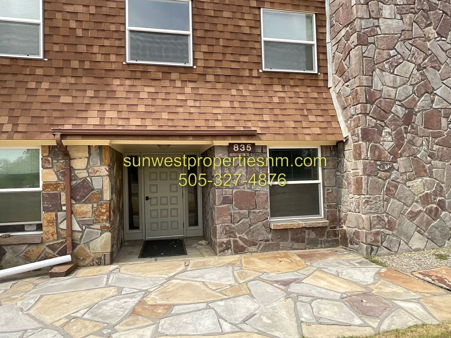 Flora Vista Apartment: 835 HWY 516