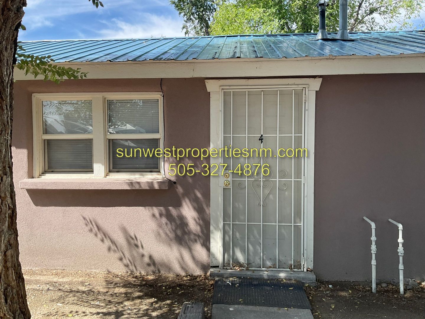 Aztec Apartment: 316 NE Aztec Blvd.