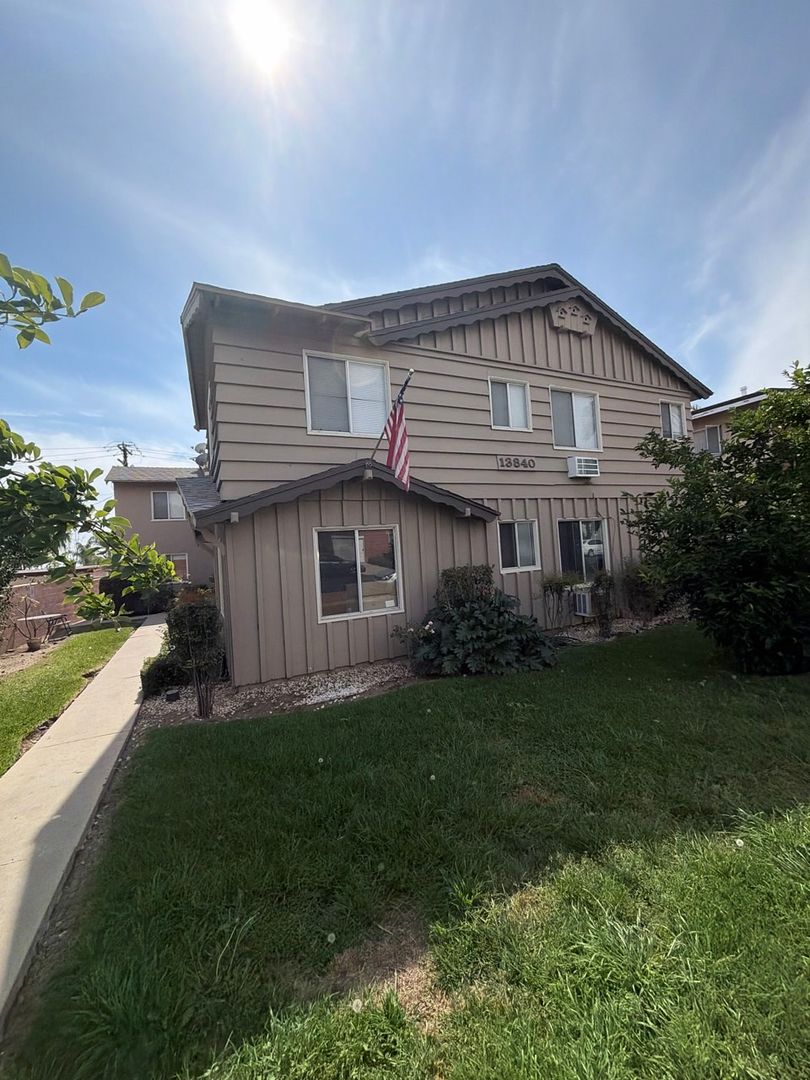 Whittier Apartment: 13840 Christine Dr