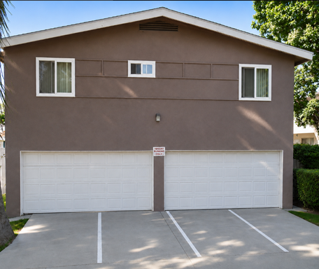 Whittier 2nd-Floor 1BD/1BA w/ On-Site Laundry & Parking – photo 1