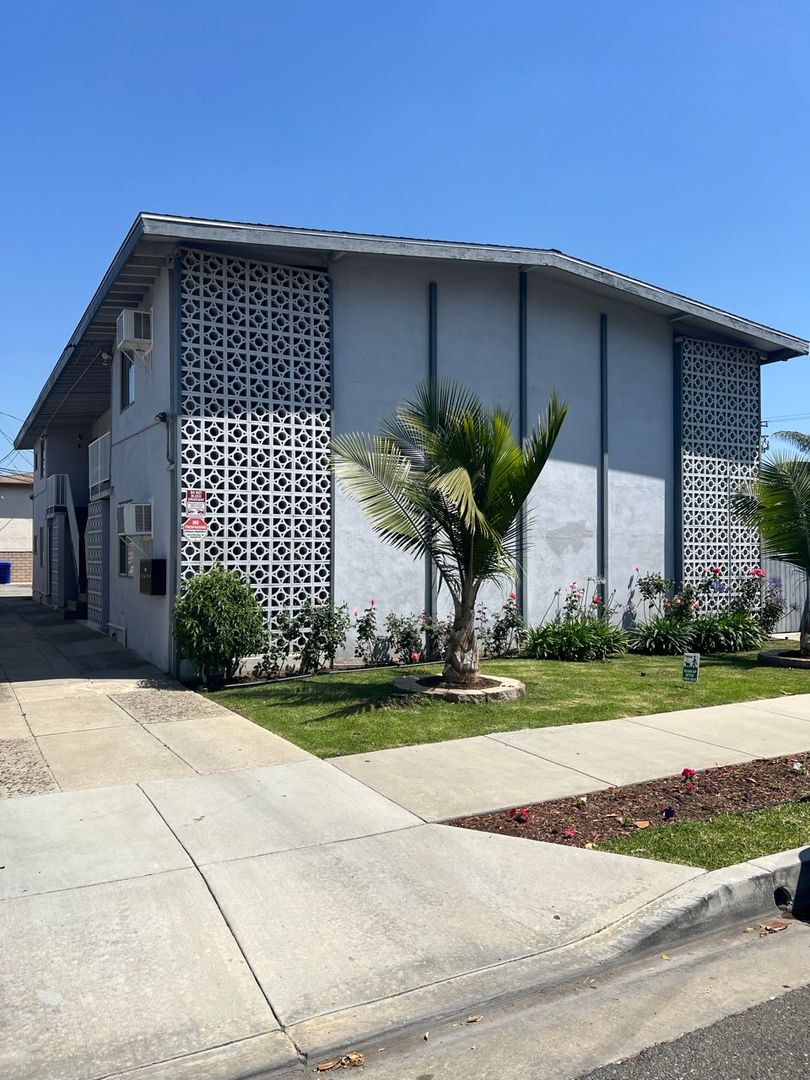 Montebello Apartment: 512 N 2nd St