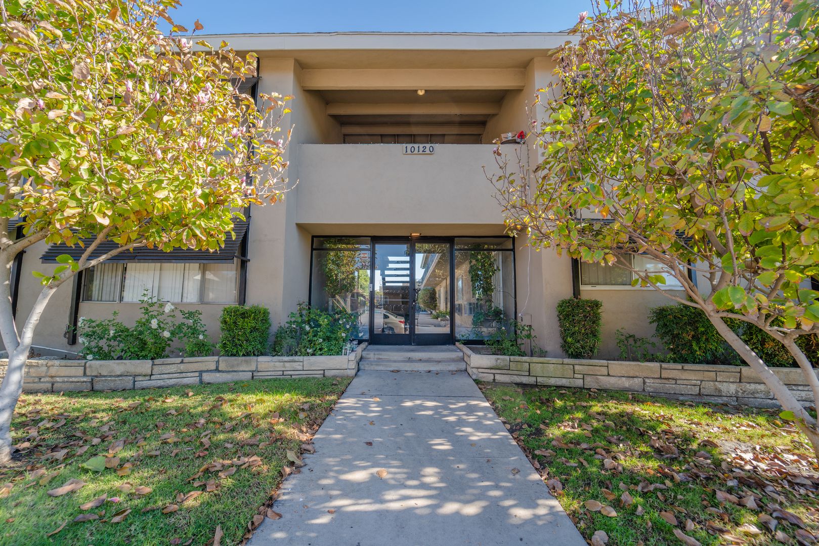 Whittier Apartment: 10120 Scott Ave