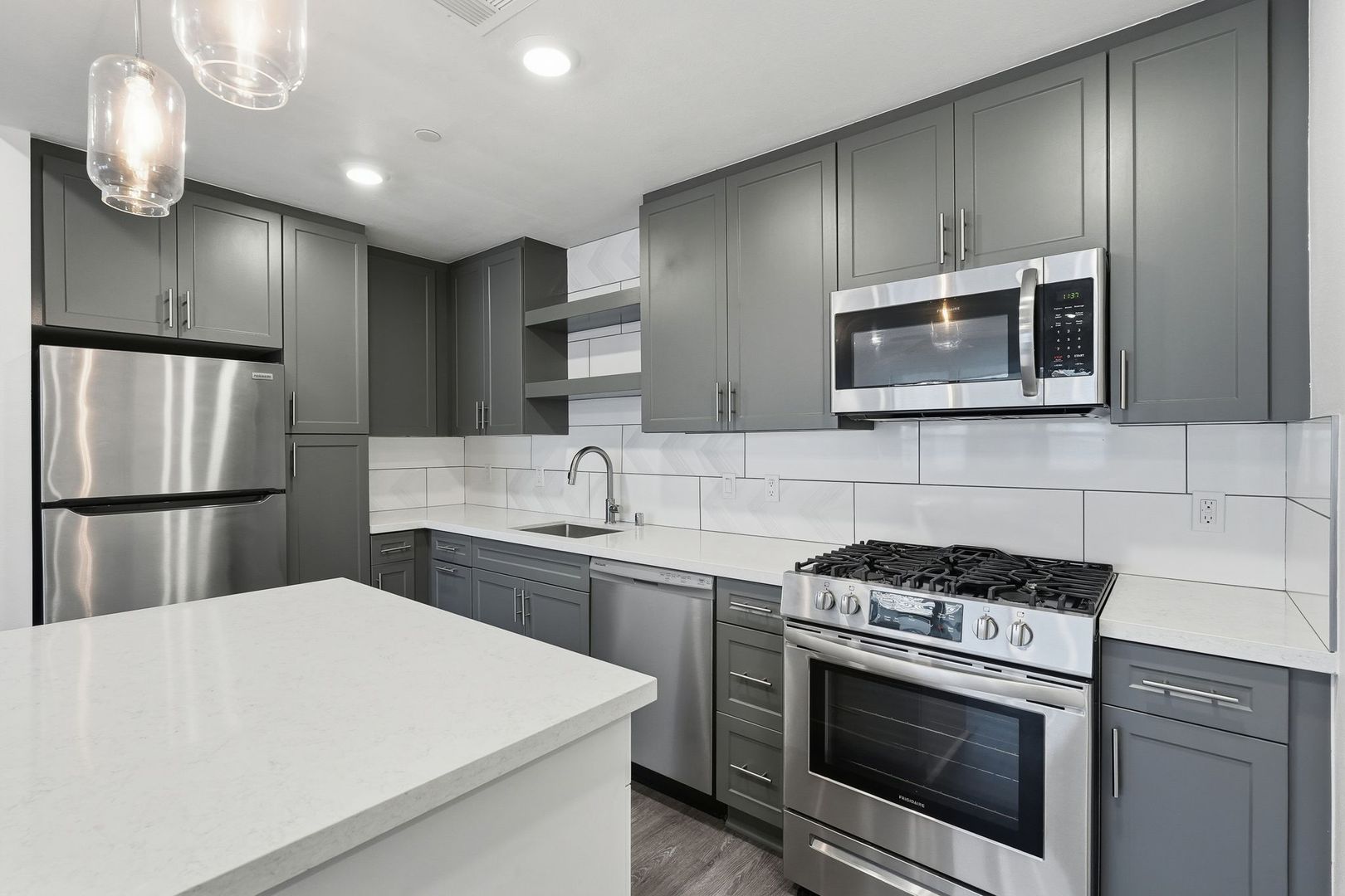 Whittier Apartment: 8115 Via Alta