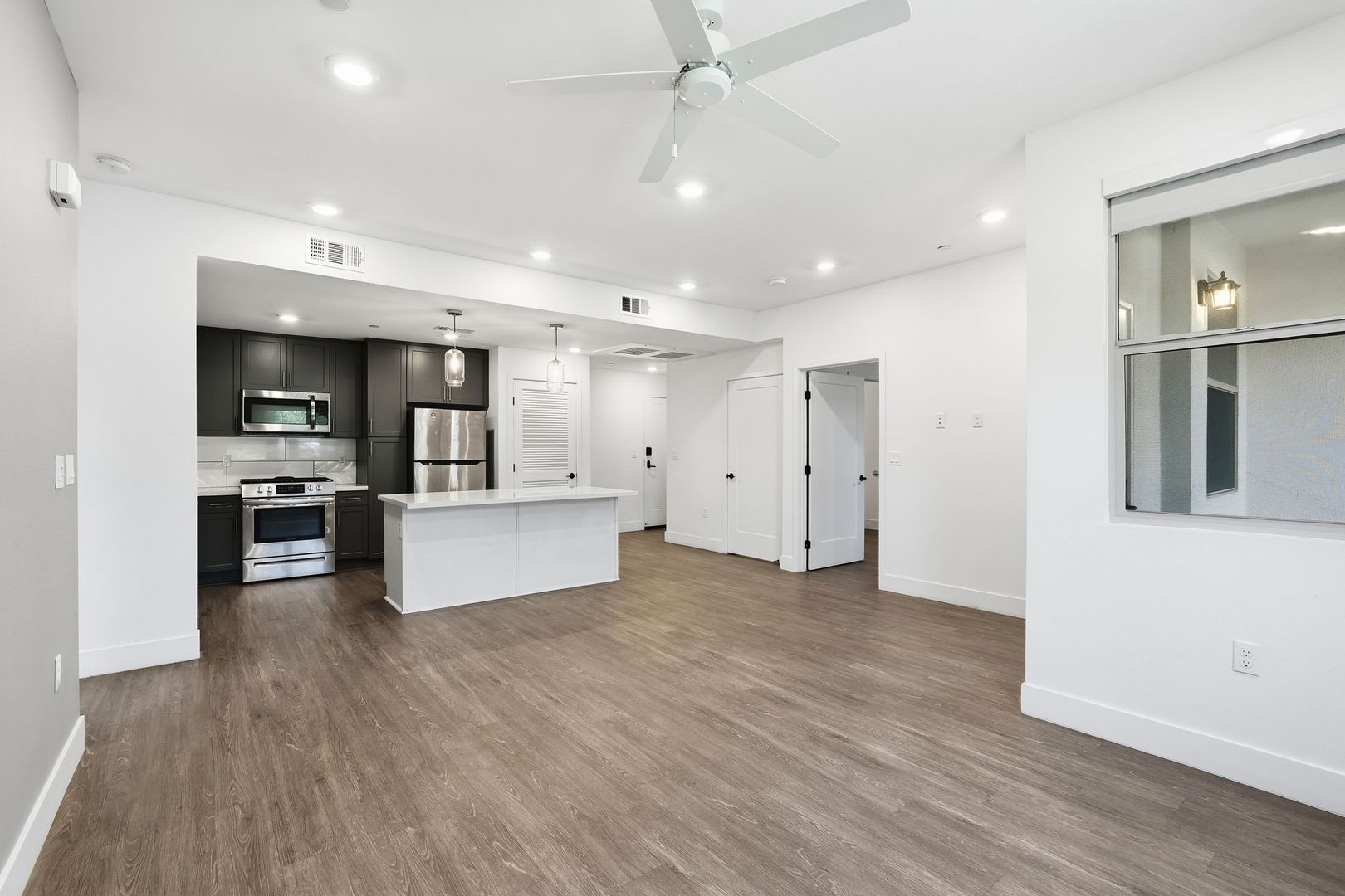 Whittier Apartment: 8115 Via Alta