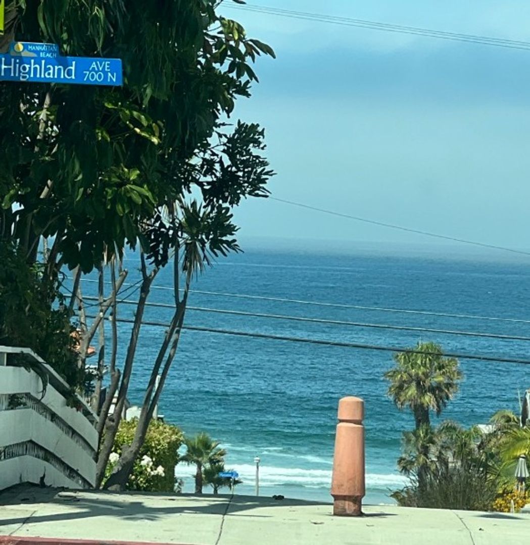 Manhattan Beach Apartment: 706 Highland Avenue