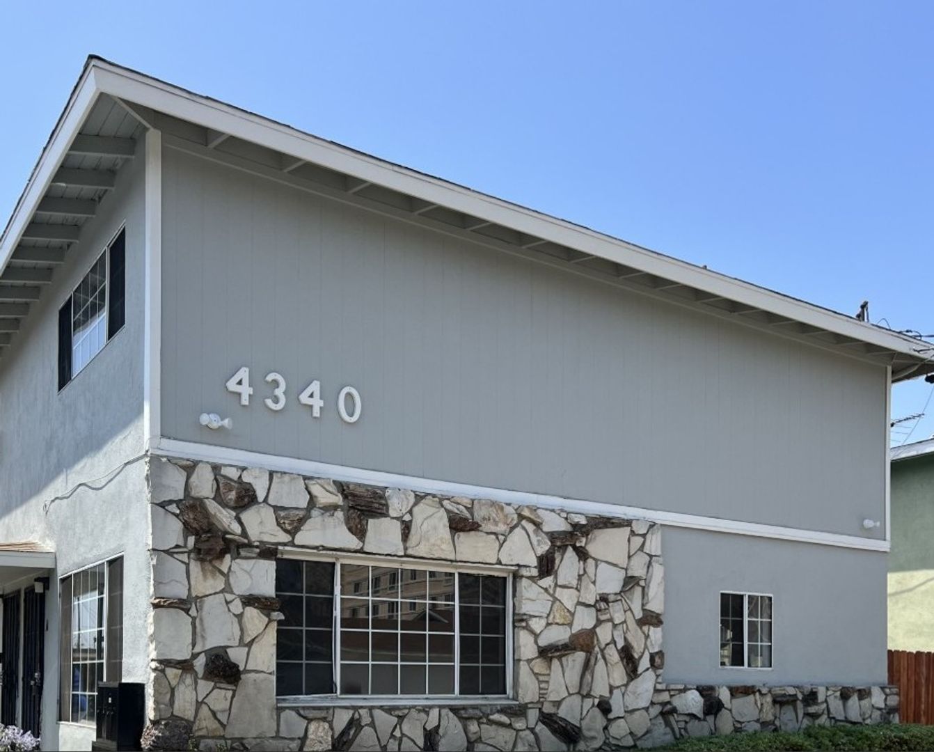 Bell Apartment: 4340 Walnut Street